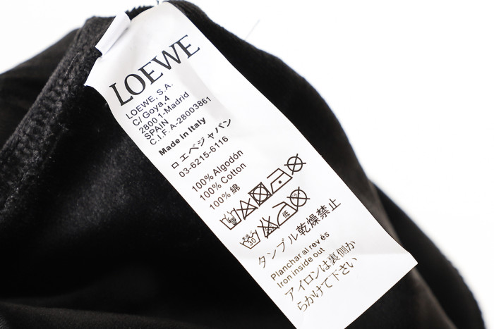 日本未入荷 ロエベ 偽物通販 ダウンを厚くした保温性のあるゆったりとしたカジュアルなスポーツパンツのキュロットパンツ