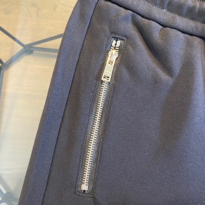日本未入荷 プラダ コピー アルファベットロゴジップポケットカジュアルパンツ