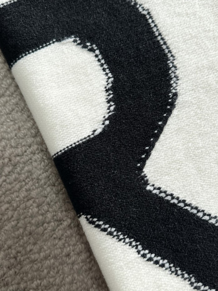 日本未入荷 プラダ 偽物通販 の冬の最新丸首セーター