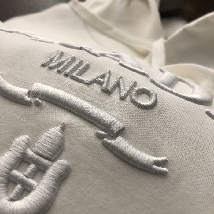 超奇跡の入荷☆ プラダ コピーおすすめ 立体刺繍連帽パーカー