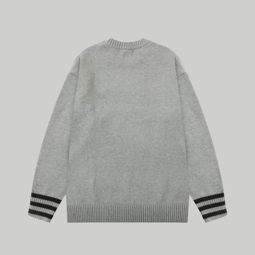 【限定】 プラダ 偽物通販 クラシックLOGO刺繍スリーブ丸首ニットセーター