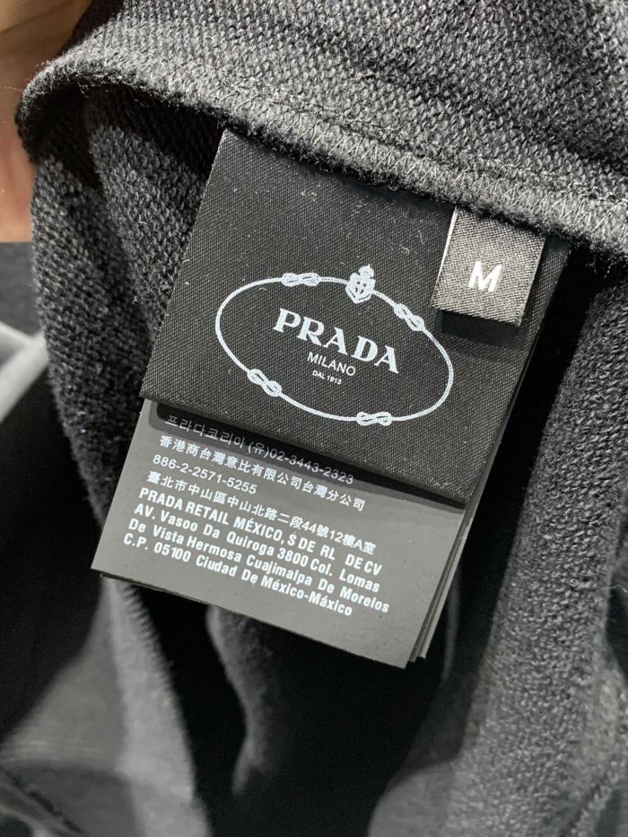 高品質 プラダ 激安偽物 菱形三角スケールジャケット