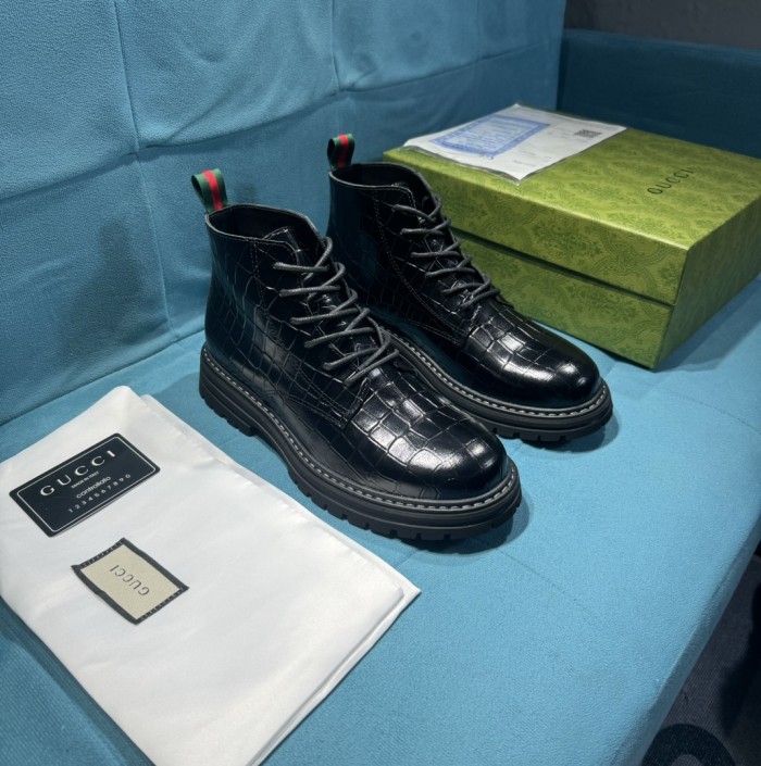 追跡付 グッチ コピーおすすめ 新品のビジネスブーツは全頭層の牛革エンボスの古典的な菱格子模様工芸