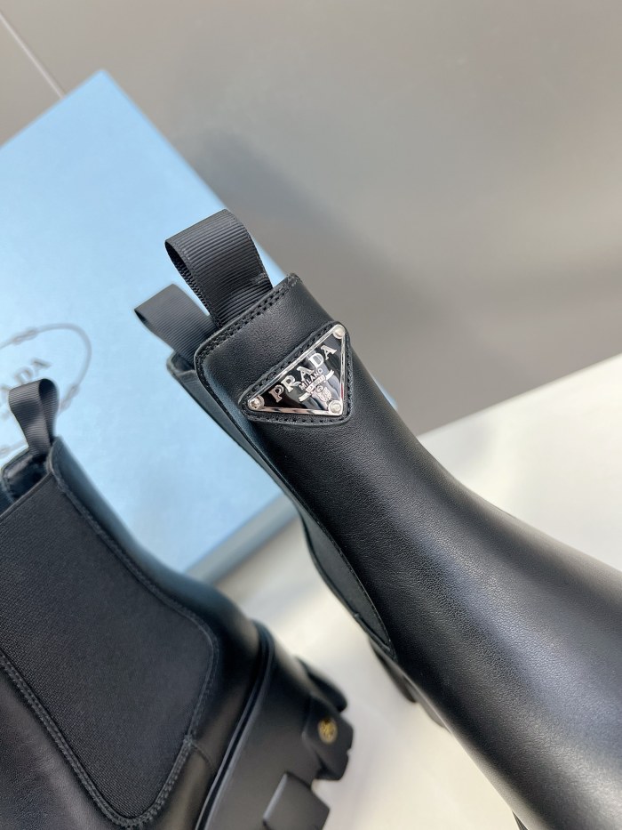 ★超人気 プラダ 激安通販 トップバージョンマドレーヌ厚底ポケット三角ロゴのカップルブーツ