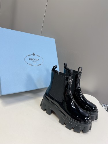高品質 プラダ 偽物通販 トップバージョンマドレーヌ厚底ポケット三角ロゴのカップルブーツ