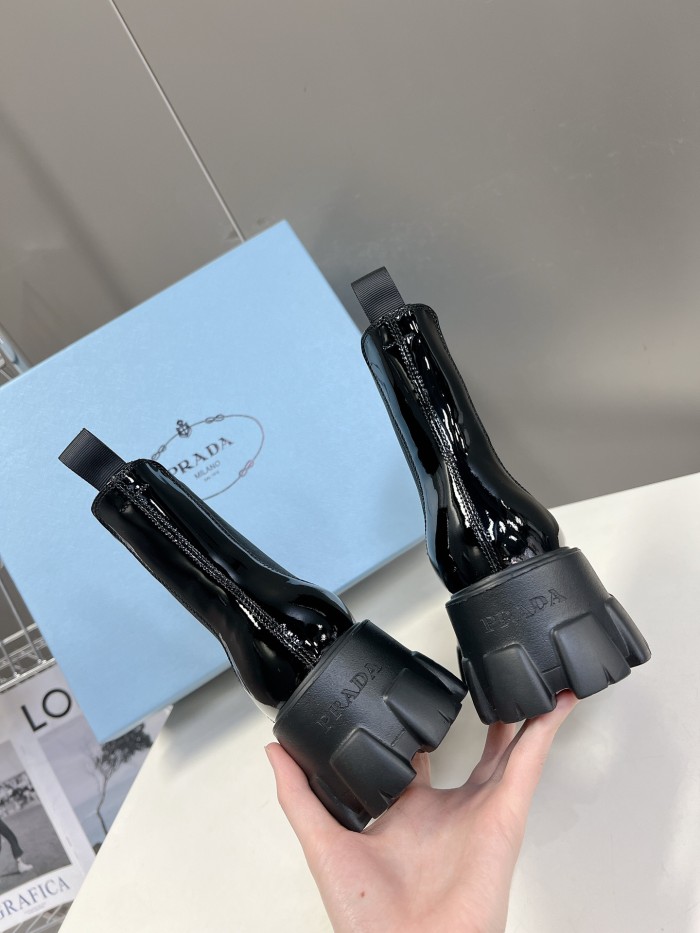 高品質 プラダ 偽物通販 トップバージョンマドレーヌ厚底ポケット三角ロゴのカップルブーツ