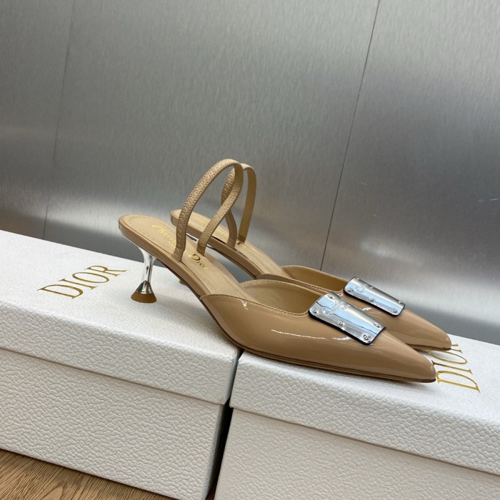 日本未入荷 ディオール 激安偽物 ファッションショーの高定La Parisienneシリーズの異形ヒールの尖った女単靴