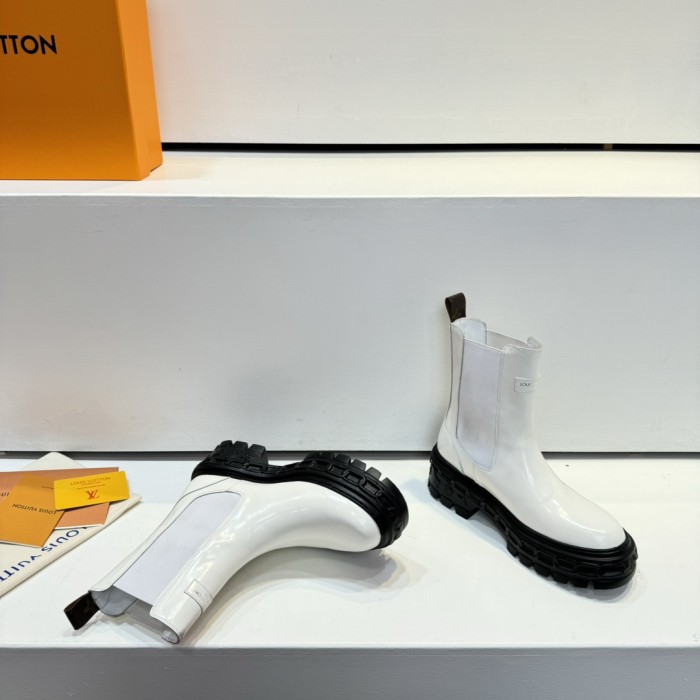 超奇跡の入荷☆ ルイヴィトン 偽物通販 秋冬新作レトロな厚底シューズシリーズチェルシーブーツ