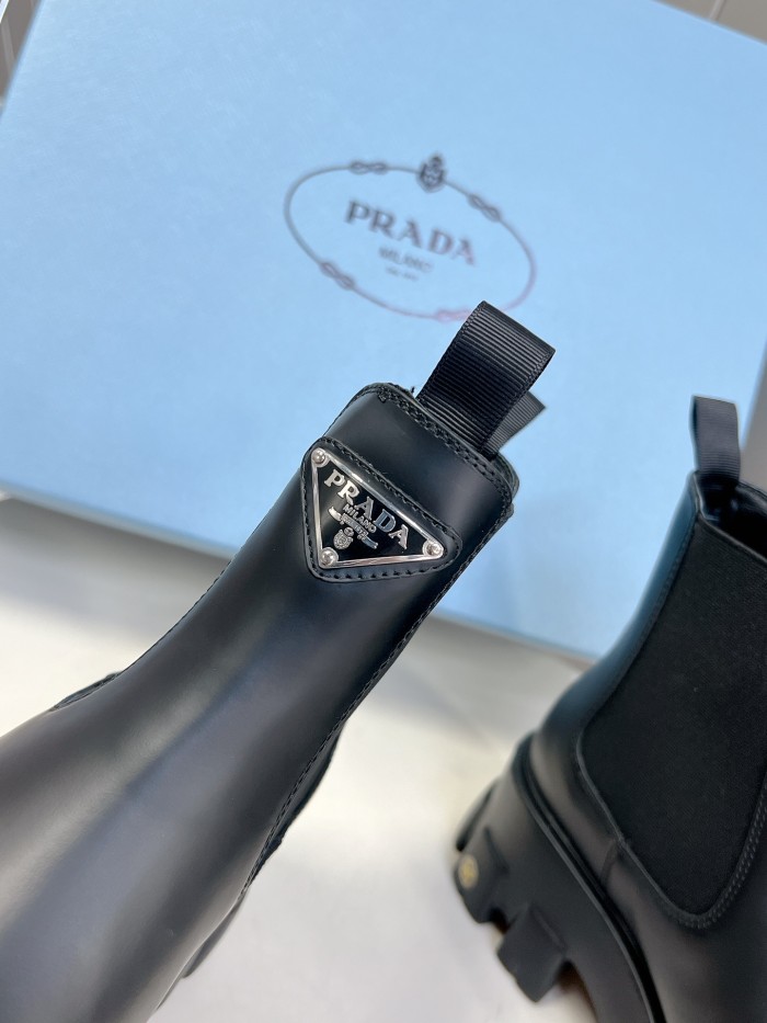 超話題! プラダ 偽物通販 トップバージョンマドレーヌ厚底ポケット三角ロゴのカップルブーツ