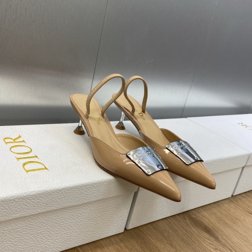 日本未入荷 ディオール 激安偽物 ファッションショーの高定La Parisienneシリーズの異形ヒールの尖った女単靴