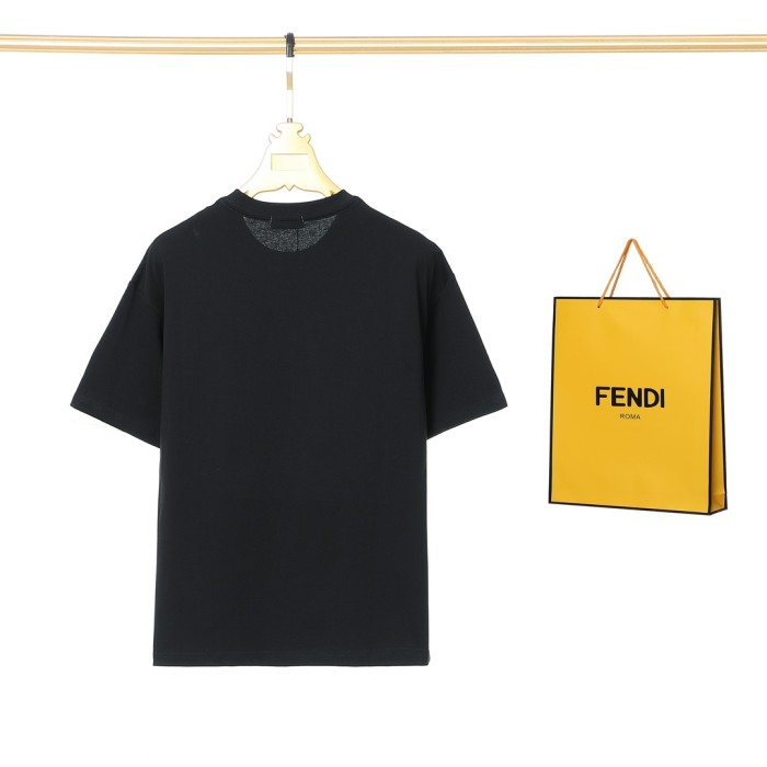 新作 フェンディ コピーおすすめ 半袖Tシャツ