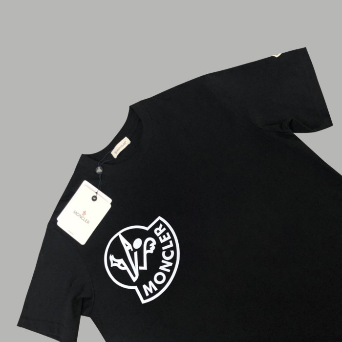 日本未入荷 モンクレール コピー 春夏2024 SS胸元ロゴパッチワーク刺繍ロゴ半袖Tシャツ