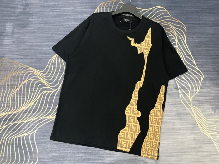 大人気 フェンディ 偽物通販 2024春夏新作クラックプリントラウンドネック半袖Tシャツ2色