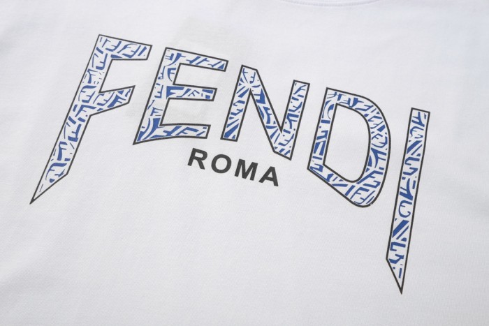 使い勝手良し フェンディ 激安通販 24 ss目もとプリント半袖Tシャツ