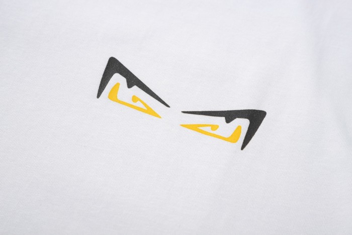 新作 フェンディ コピーおすすめ 24 ss目もとプリント半袖Tシャツ