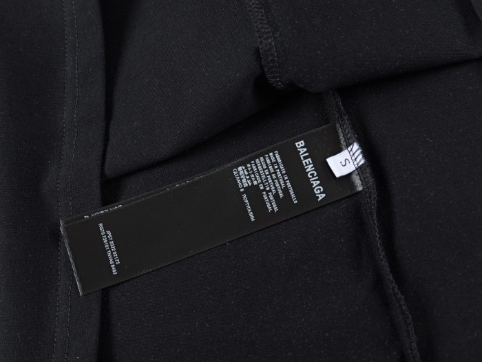 追跡付 バレンシアガ 激安通販 520ハート限定バックネッククラシック刺繍LOGO衛衣長袖Tシャツ