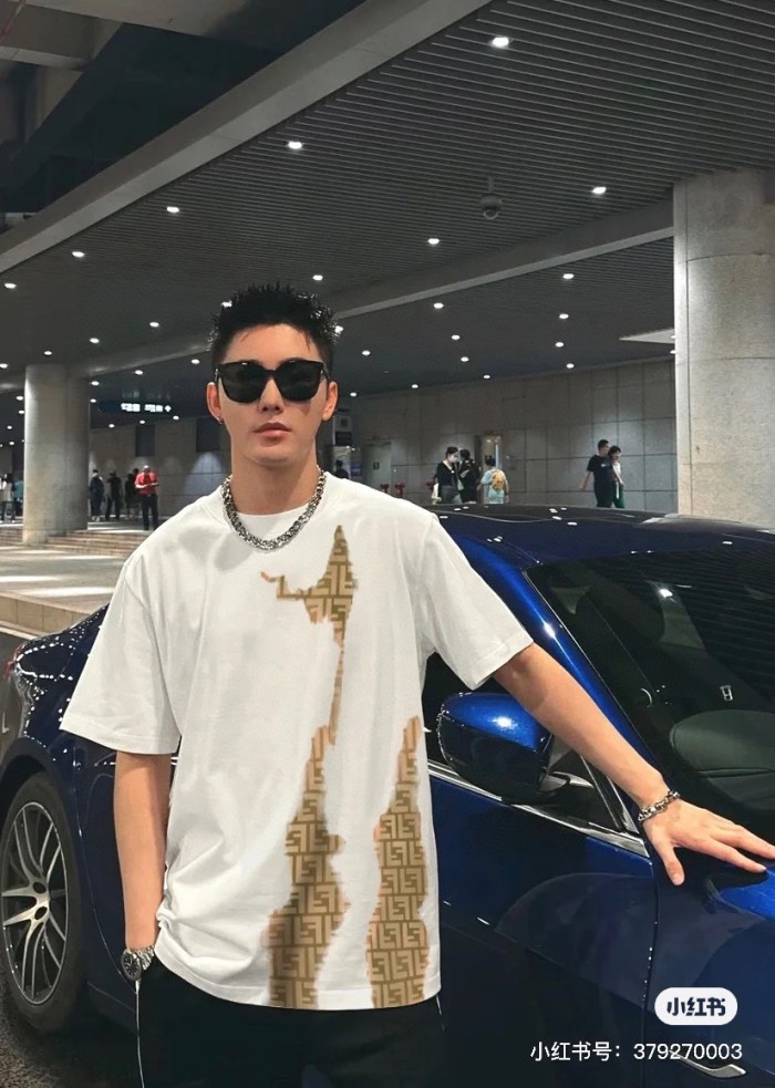 大人気 フェンディ 偽物通販 2024春夏新作クラックプリントラウンドネック半袖Tシャツ2色