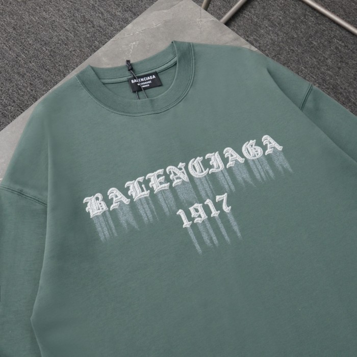新作 バレンシアガ 激安通販 限定1917グラフィティファントム立体ロゴ丸首長袖衛衣