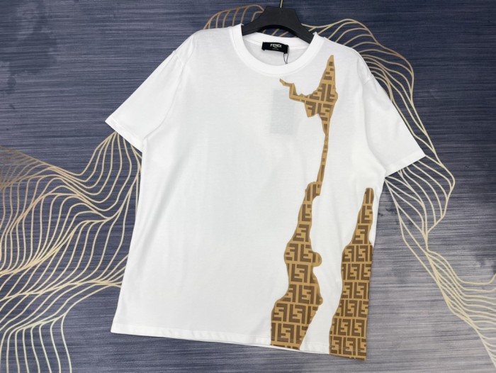 大人気 フェンディ 偽物通販 2024春夏新作クラックプリントラウンドネック半袖Tシャツ2色