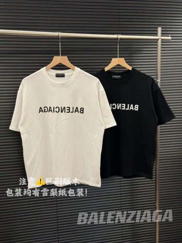 大人気 バレンシアガ コピー 24 ss春先の仙人柄リバースパリプリント丸首Tシャツ半袖2色