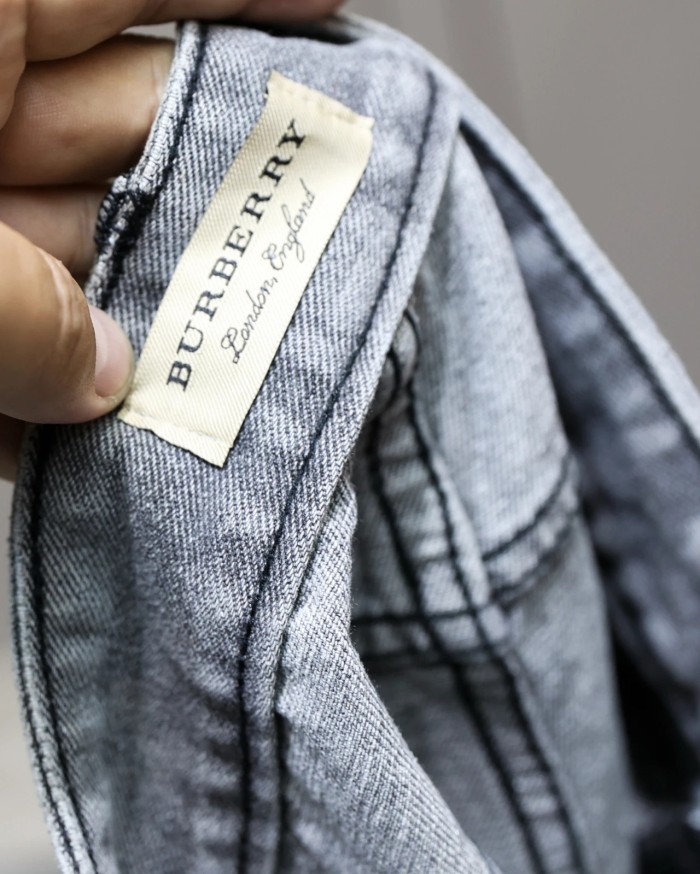 超話題! バーバリー 激安通販 Burberry新春メンズトレンド刺繍水洗マイクロストレッチジーンズ2色