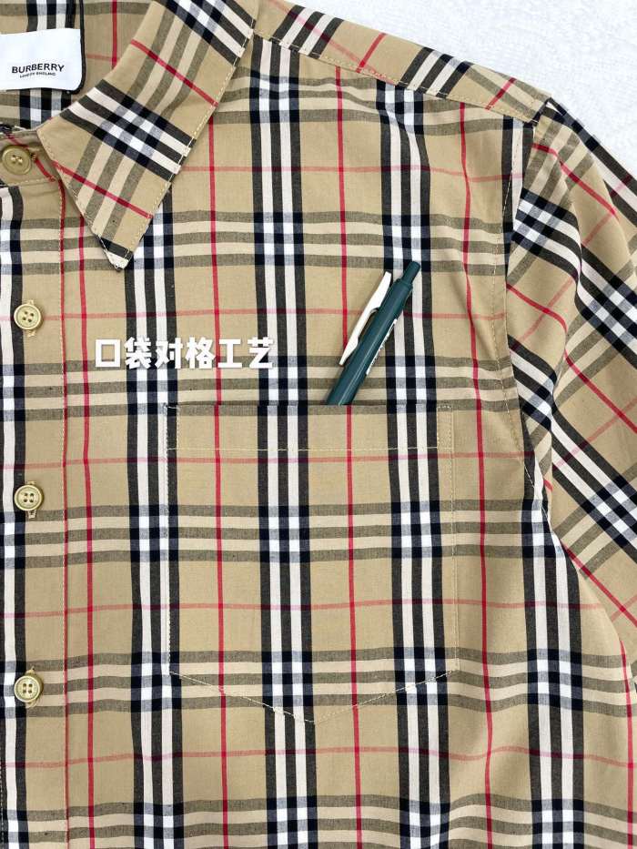 ★超人気 バーバリー 偽物通販 新定番刺繍ゴールドアルファベット刺繍ロゴキャップパーカー
