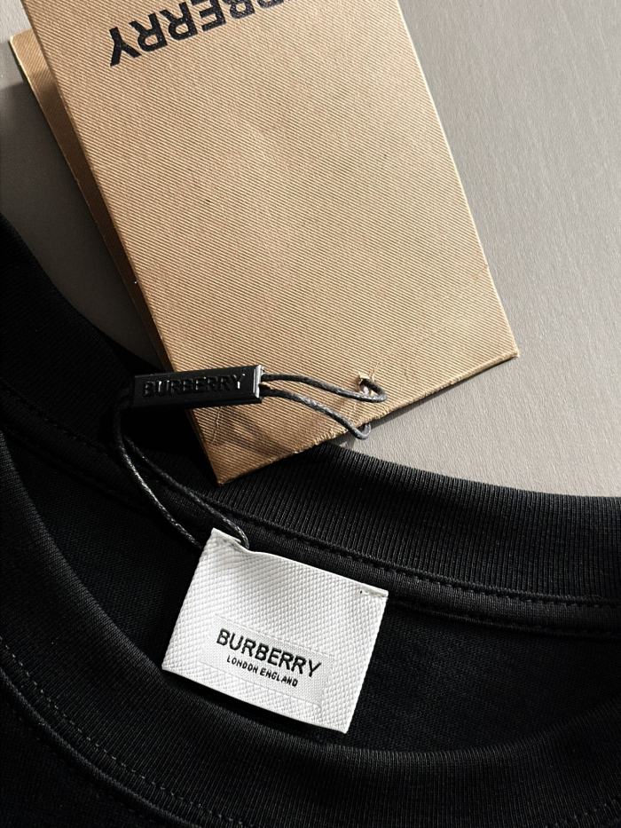 累積売上総額第１位！バーバリー 激安偽物 Burberry定番戦馬刺繍ロゴカジュアル丸首半袖Tシャツ