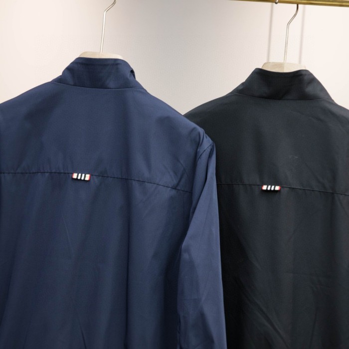稀少 バーバリー 激安偽物 Burberryの春の最新品スタンドカラーTB刺繍ロゴソフトレザーエンボスジャケット2色