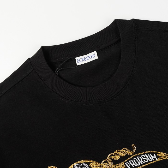 新作 バーバリー コピーおすすめ 戦馬鎖立体万針刺繍工芸半袖Tシャツ