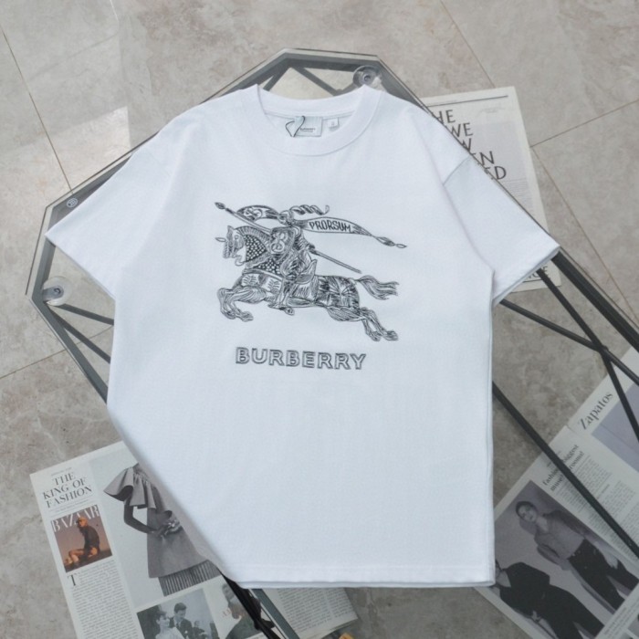 超奇跡の入荷☆ バーバリー n級品 Burberry定番戦馬刺繍ロゴカジュアル丸首半袖Tシャツ