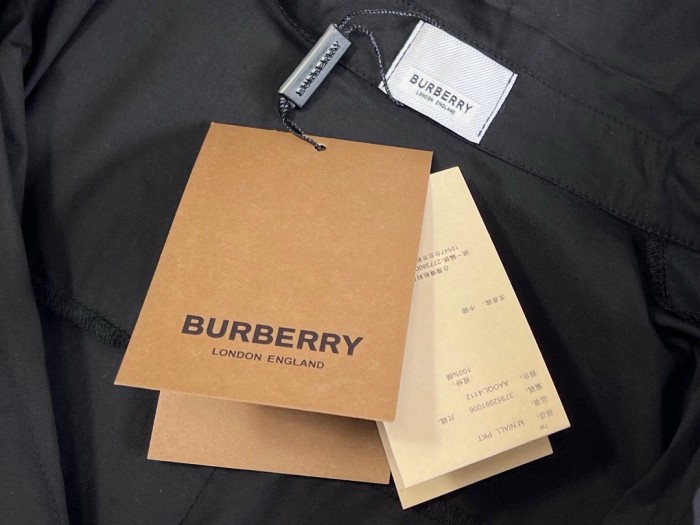 ★超人気 バーバリー 偽物通販 Burberryラベルロゴ貼付シャツ