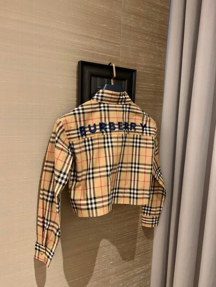 日本未入荷 バーバリー 偽物通販 春先チェックショート丈長袖シャツ