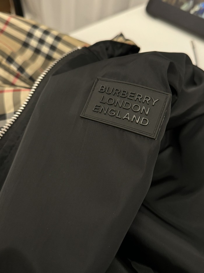 一目惚れ♪ バーバリー 偽物通販 Burberry春の定番チェックのリバーシブルキャップジャケット
