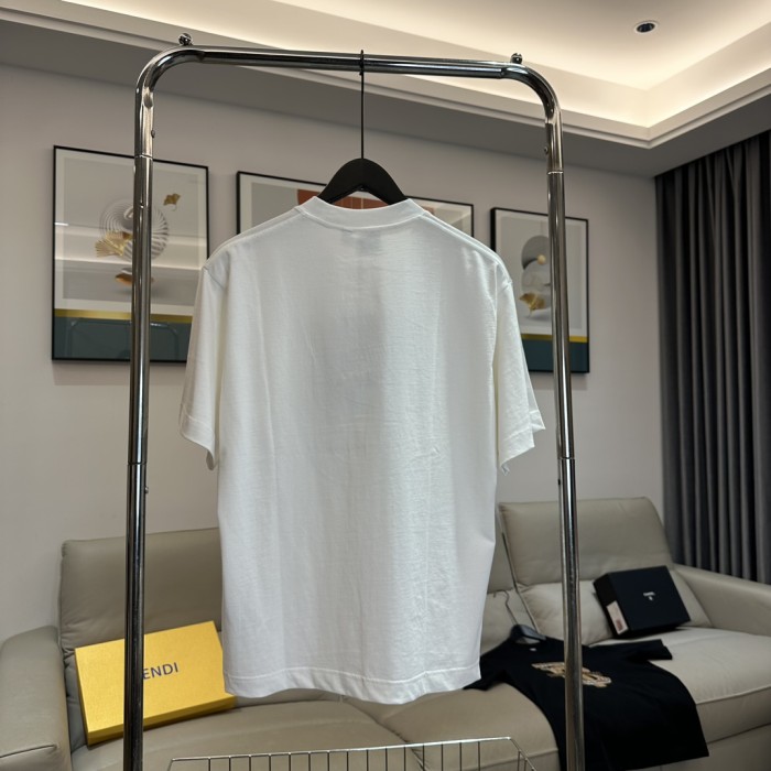 一目惚れ♪ バーバリー スーパーコピー 2024春夏新作チェック柄TBアルファベット半袖Tシャツ2色