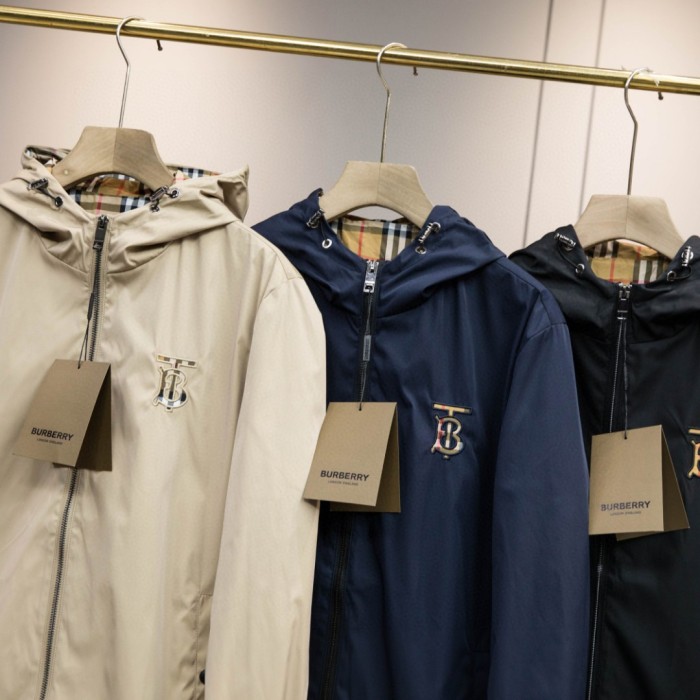 大人気 バーバリー n級品 Burberryキャップ付きジャケット3色