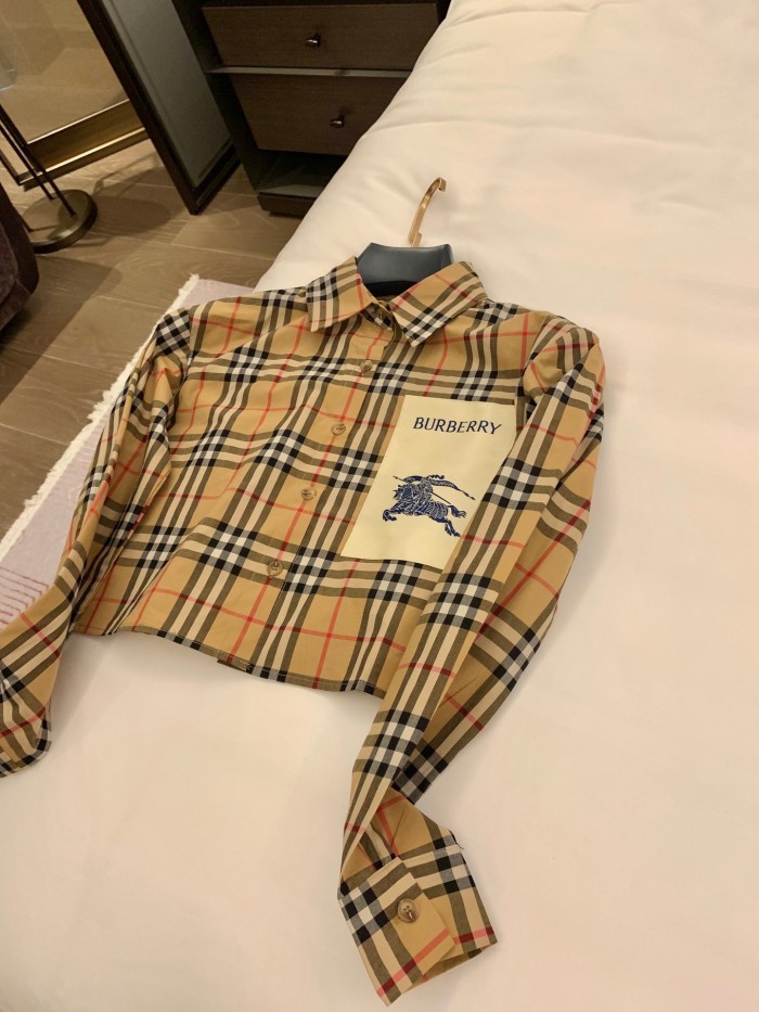 日本未入荷 バーバリー 偽物通販 春先チェックショート丈長袖シャツ