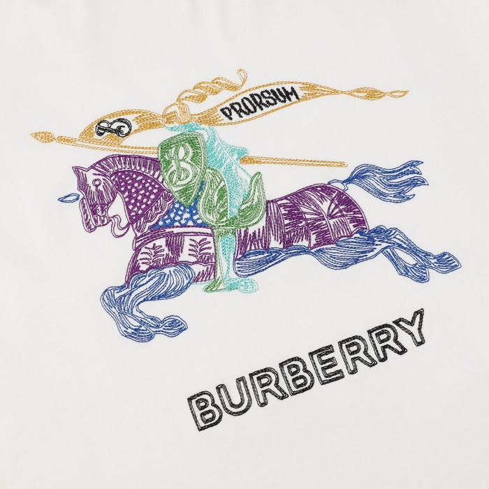 超奇跡の入荷☆ バーバリー 偽物通販 戦馬鎖立体万針刺繍工芸半袖Tシャツ