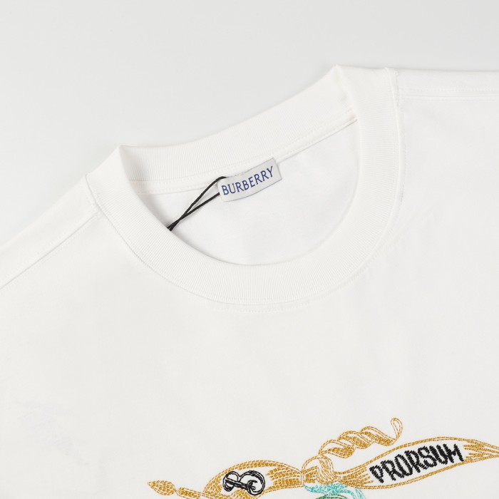 超奇跡の入荷☆ バーバリー 偽物通販 戦馬鎖立体万針刺繍工芸半袖Tシャツ