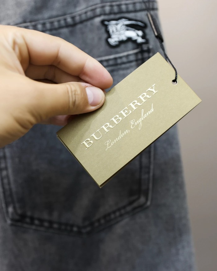 超話題! バーバリー 激安通販 Burberry新春メンズトレンド刺繍水洗マイクロストレッチジーンズ2色
