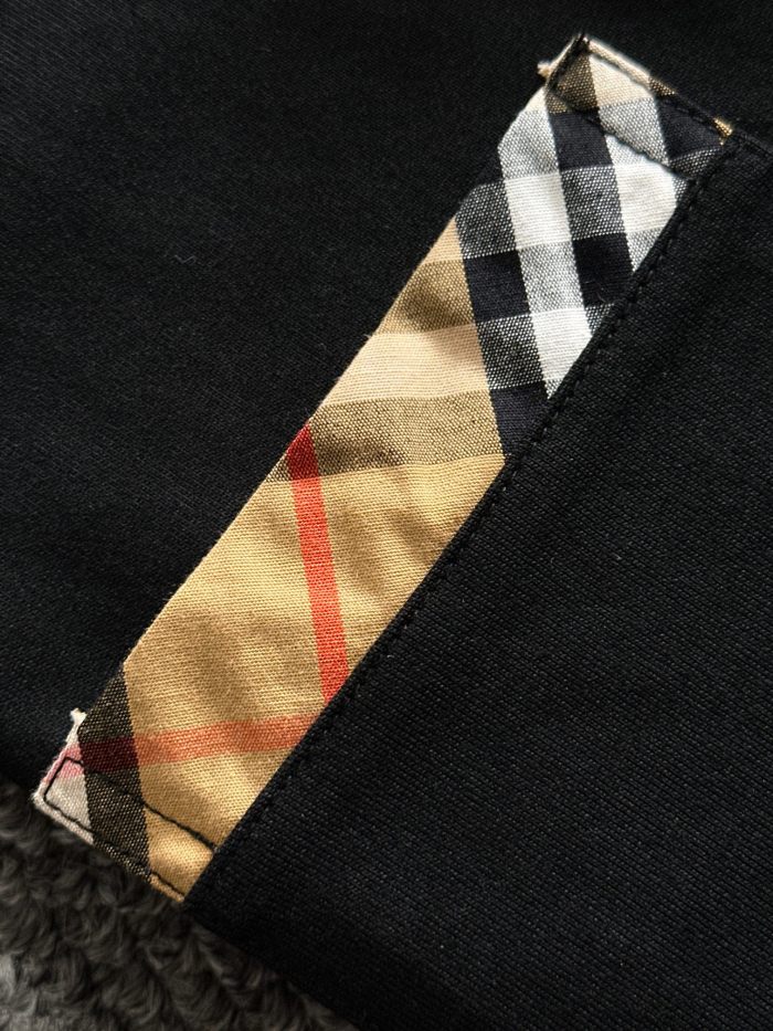 累積売上総額第１位！バーバリー 激安偽物 Burberry定番戦馬刺繍ロゴカジュアル丸首半袖Tシャツ