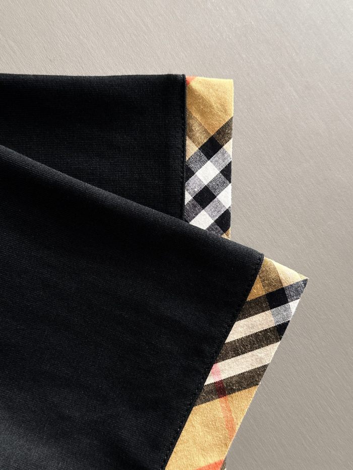 累積売上総額第１位！バーバリー 激安偽物 Burberry定番戦馬刺繍ロゴカジュアル丸首半袖Tシャツ