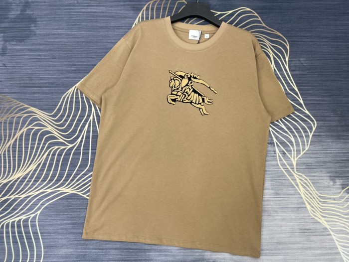 超話題! バーバリー コピーおすすめ 2024春夏新作タオル刺繍戦馬ロゴ丸首半袖Tシャツ3色