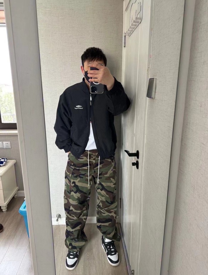 累積売上総額第１位！バレンシアガ n級品 胸元に刺繍のスタンドカラーのスポーツジャケットの制服コート-