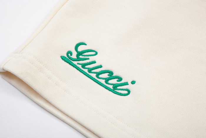 【話題商品！】グッチ コピーおすすめ 立体アルファベットシンプルLoGOロゴ刺繍五分パンツ