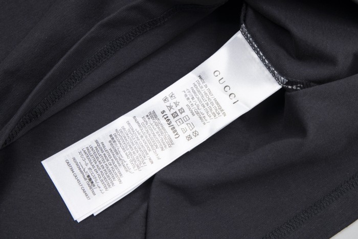 使い勝手良し グッチ スーパーコピー 2024 FWパリコレクションスタッフTシャツ
