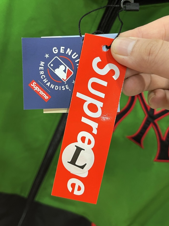 超話題! シュプリーム n級品 MLB連名Supremeカラージャケット2色
