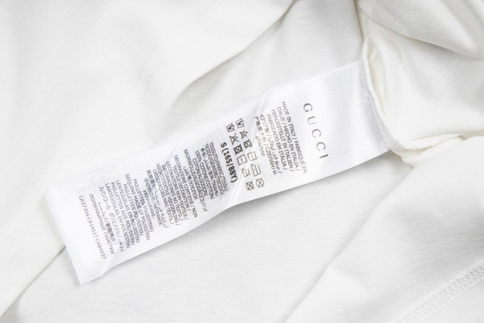 超奇跡の入荷☆ グッチ コピー 2024 FWパリコレクションスタッフTシャツ