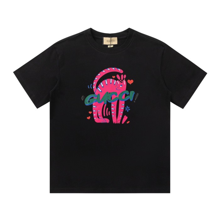 【話題商品！】グッチ 偽物通販 24ssアルファベットプリント半袖Tシャツ