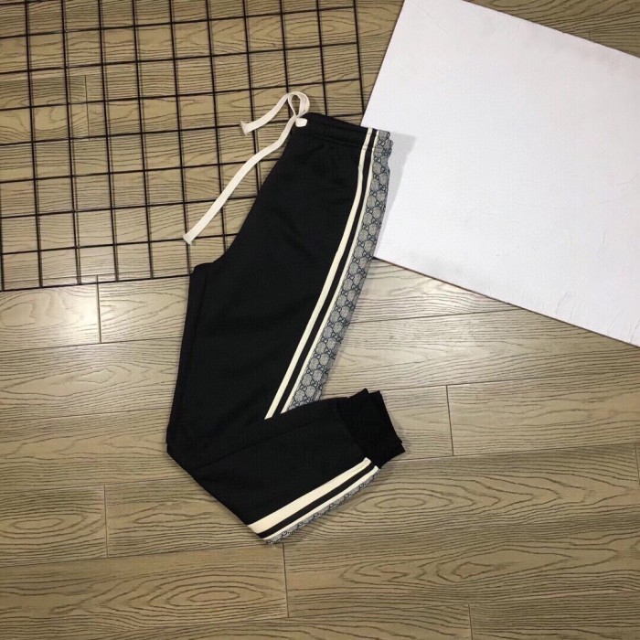 日本未入荷 グッチ コピーおすすめ 定番のスネークスーツ側面タンデムストライプ制服スーツ