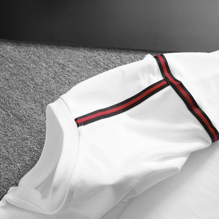 超話題! グッチ スーパーコピー 2024新作袖ショルダーリボン男性クルーネック半袖Tシャツ3色
